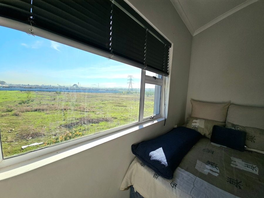 2 Bedroom Property for Sale in Stratford Green Western Cape